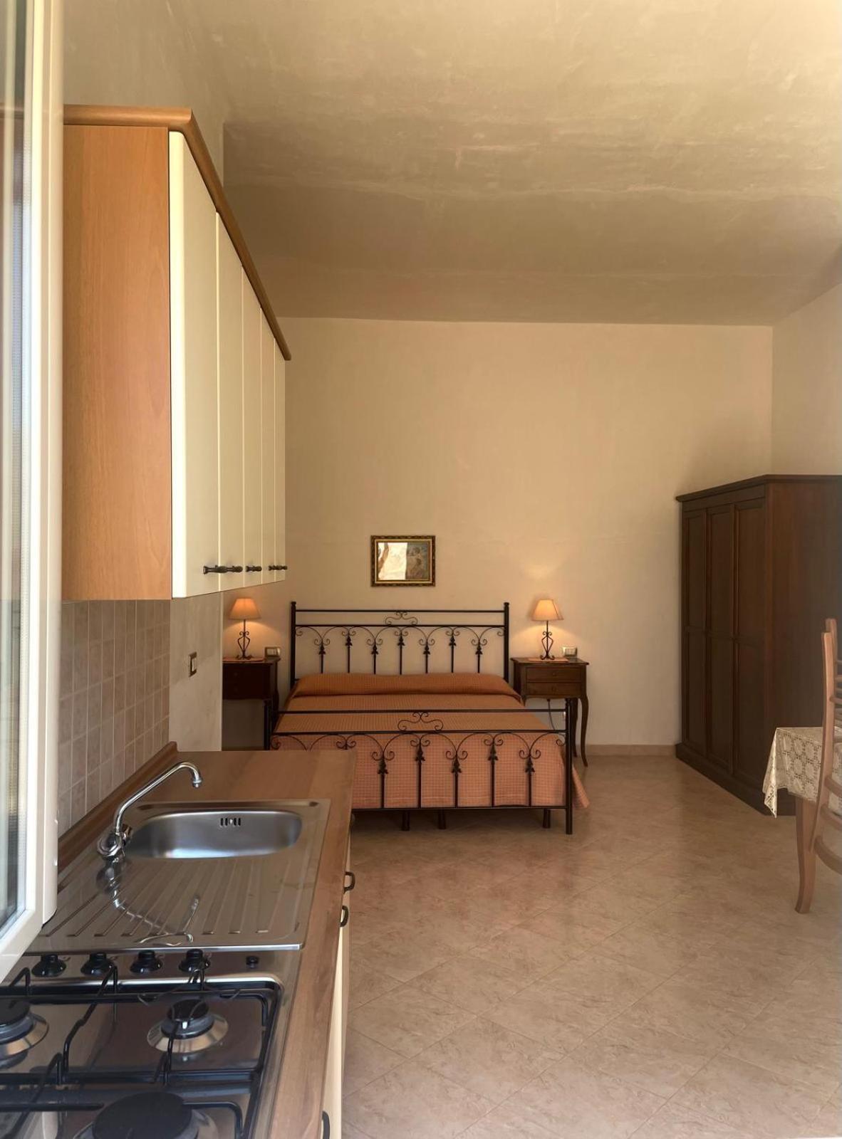 La Rondine Bed And Breakfast Uggiano La Chiesa Exterior photo